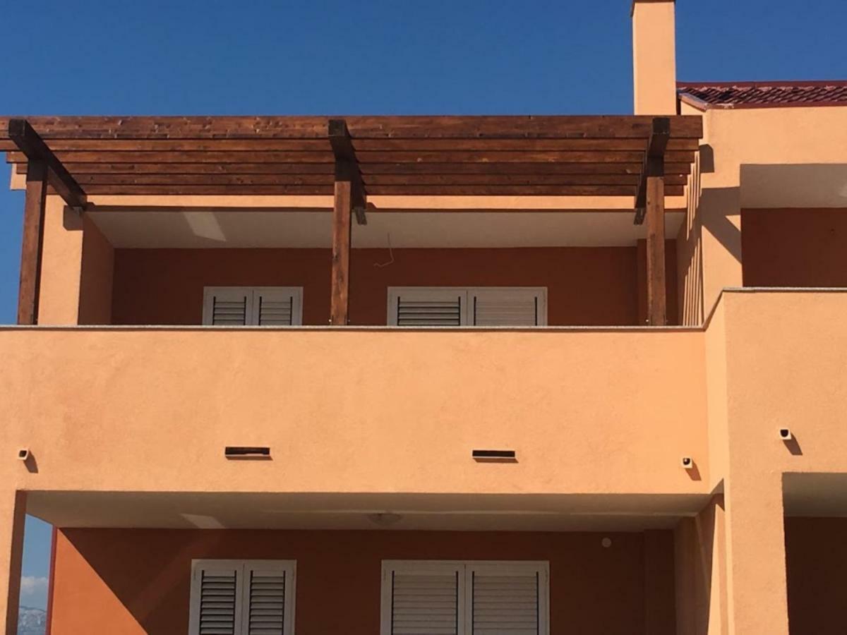 Apartman Matej With Pool Povljana Εξωτερικό φωτογραφία