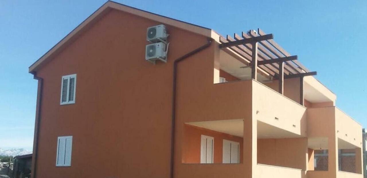 Apartman Matej With Pool Povljana Εξωτερικό φωτογραφία