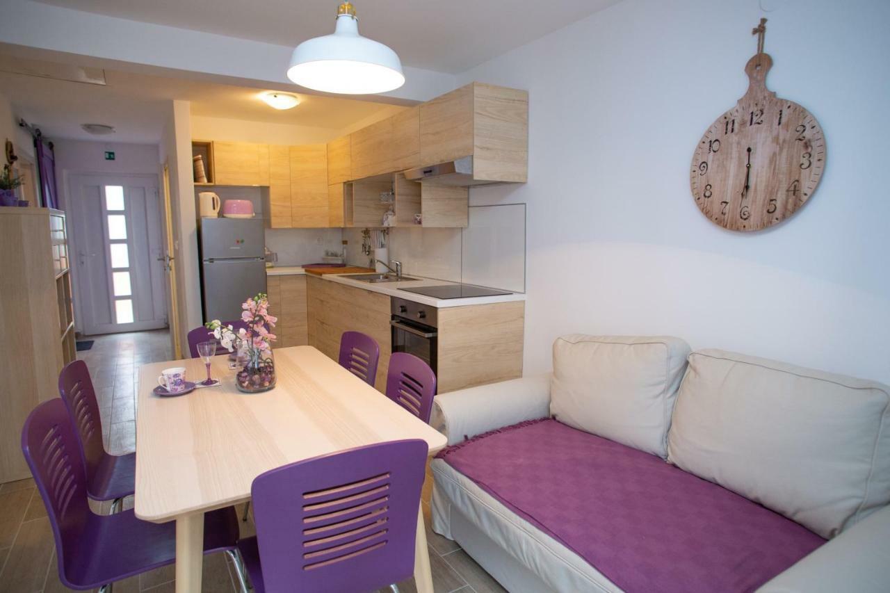 Apartman Matej With Pool Povljana Εξωτερικό φωτογραφία